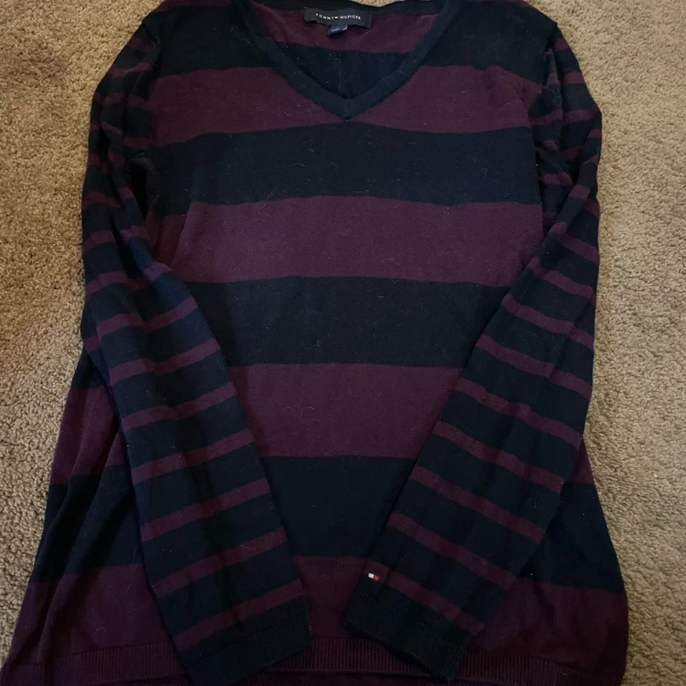 Tommy Hilfiger Women’s Long Sleeve Striped V Neck Top Size M - Picture 1 of 2